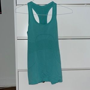 Teal Lululemon tank top, so cute 💕💕
